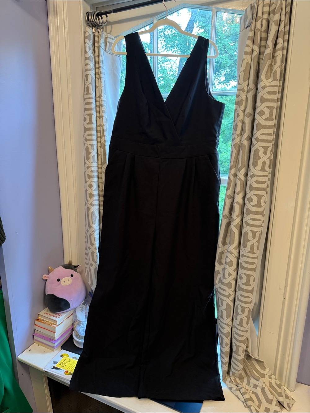 Elegant Black V-Neck Sleeveless jumpsuit